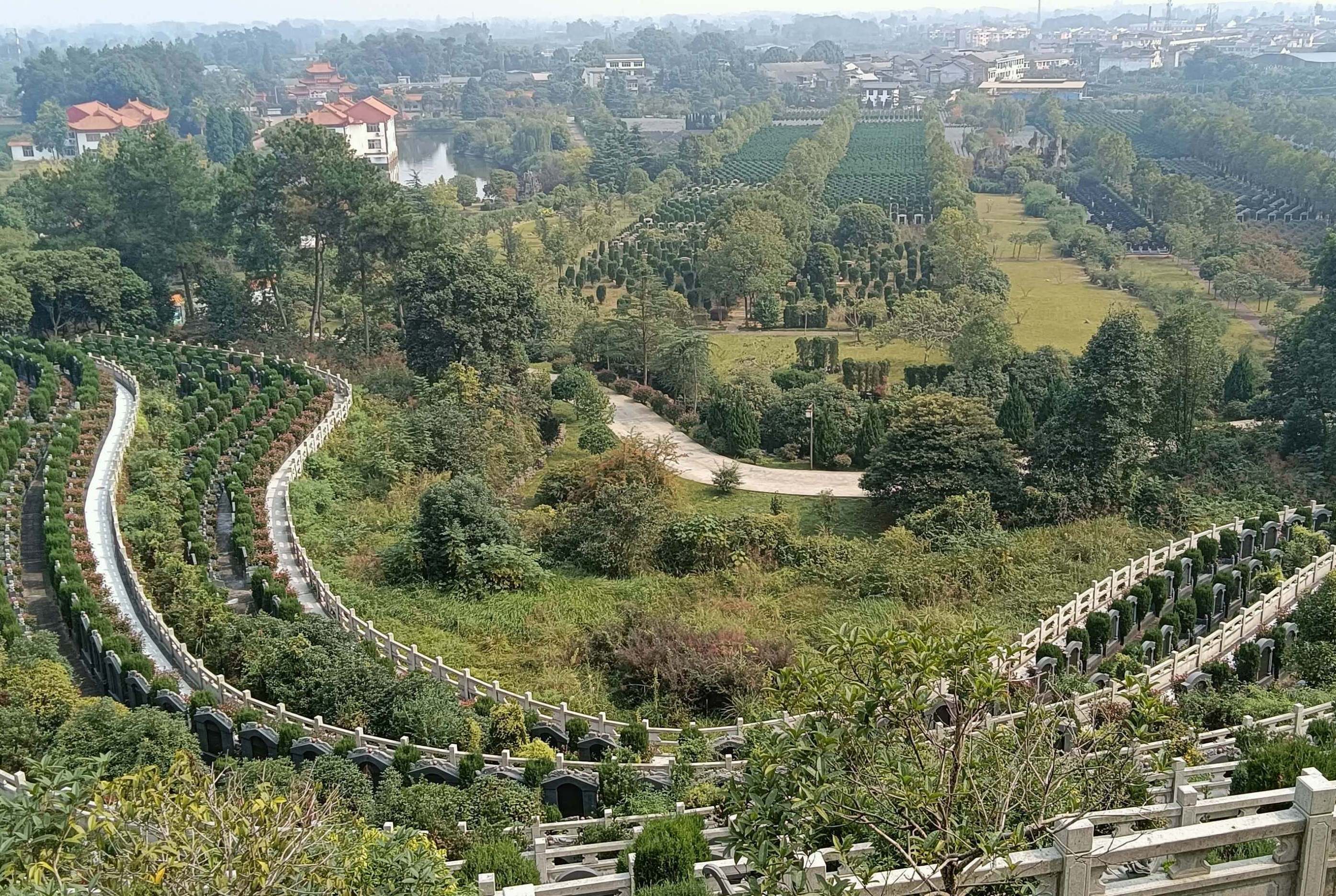 青羊墓地价格-选择墓地时风水该如何选择呢